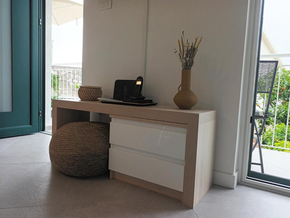 Jesliving Hvar - 2 Bedroom Elegant Apartment With Sea View In Historic Center Of Hvar Town Buitenkant foto