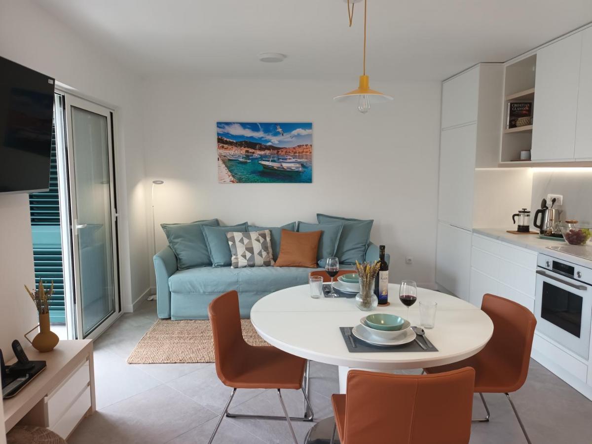 Jesliving Hvar - 2 Bedroom Elegant Apartment With Sea View In Historic Center Of Hvar Town Buitenkant foto