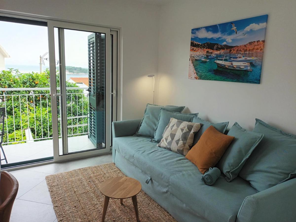 Jesliving Hvar - 2 Bedroom Elegant Apartment With Sea View In Historic Center Of Hvar Town Buitenkant foto