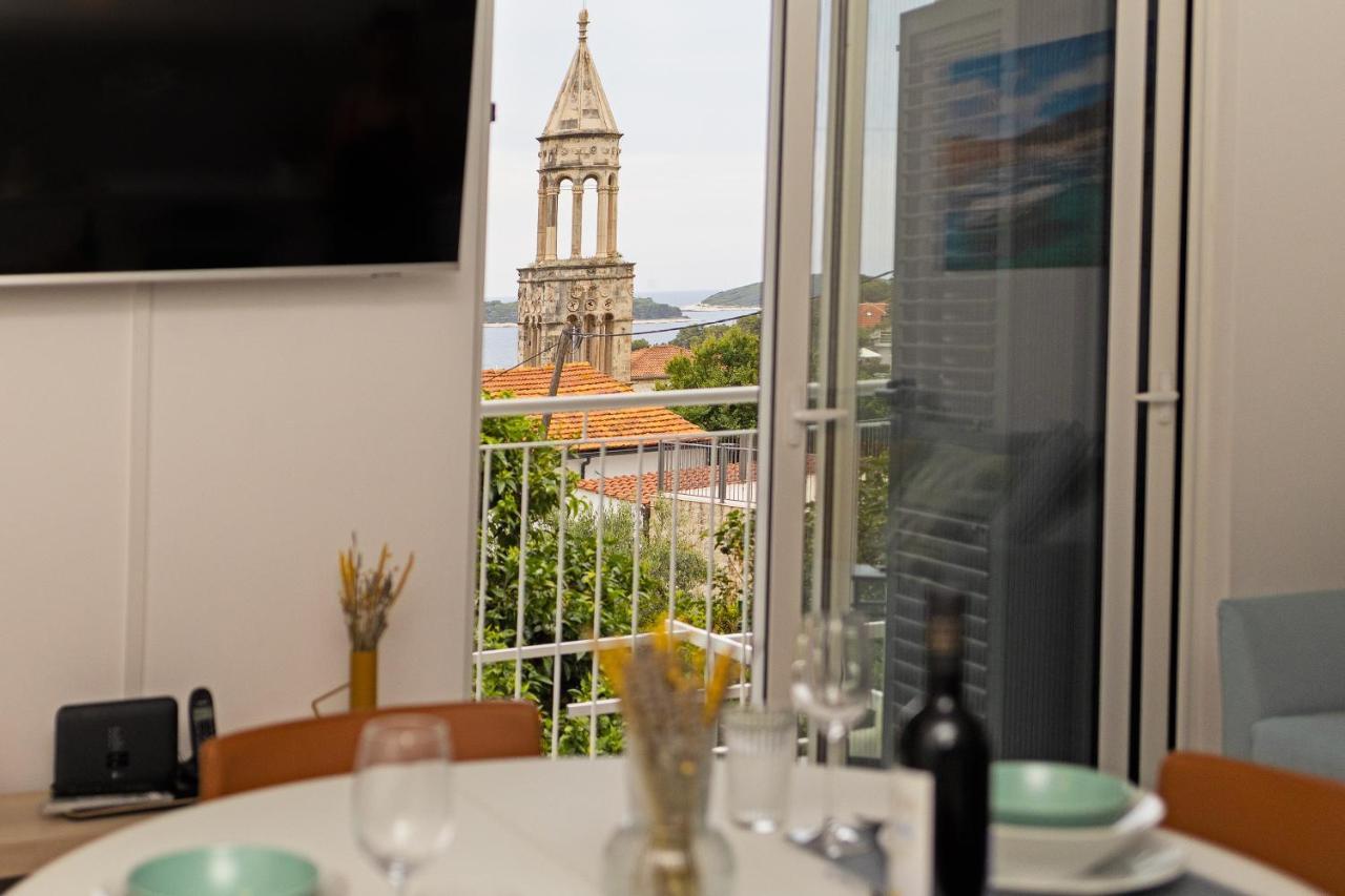 Jesliving Hvar - 2 Bedroom Elegant Apartment With Sea View In Historic Center Of Hvar Town Buitenkant foto