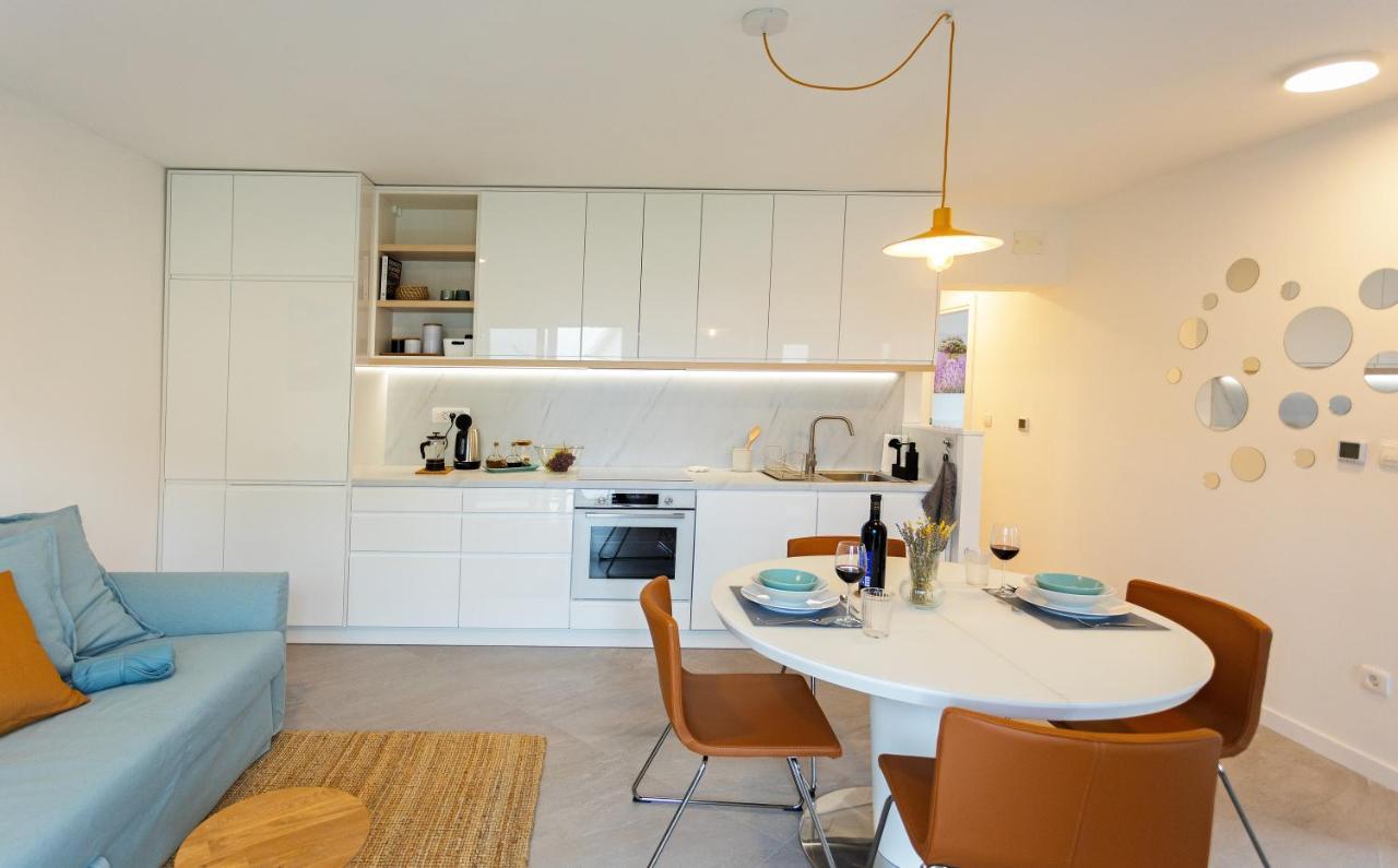 Jesliving Hvar - 2 Bedroom Elegant Apartment With Sea View In Historic Center Of Hvar Town Buitenkant foto