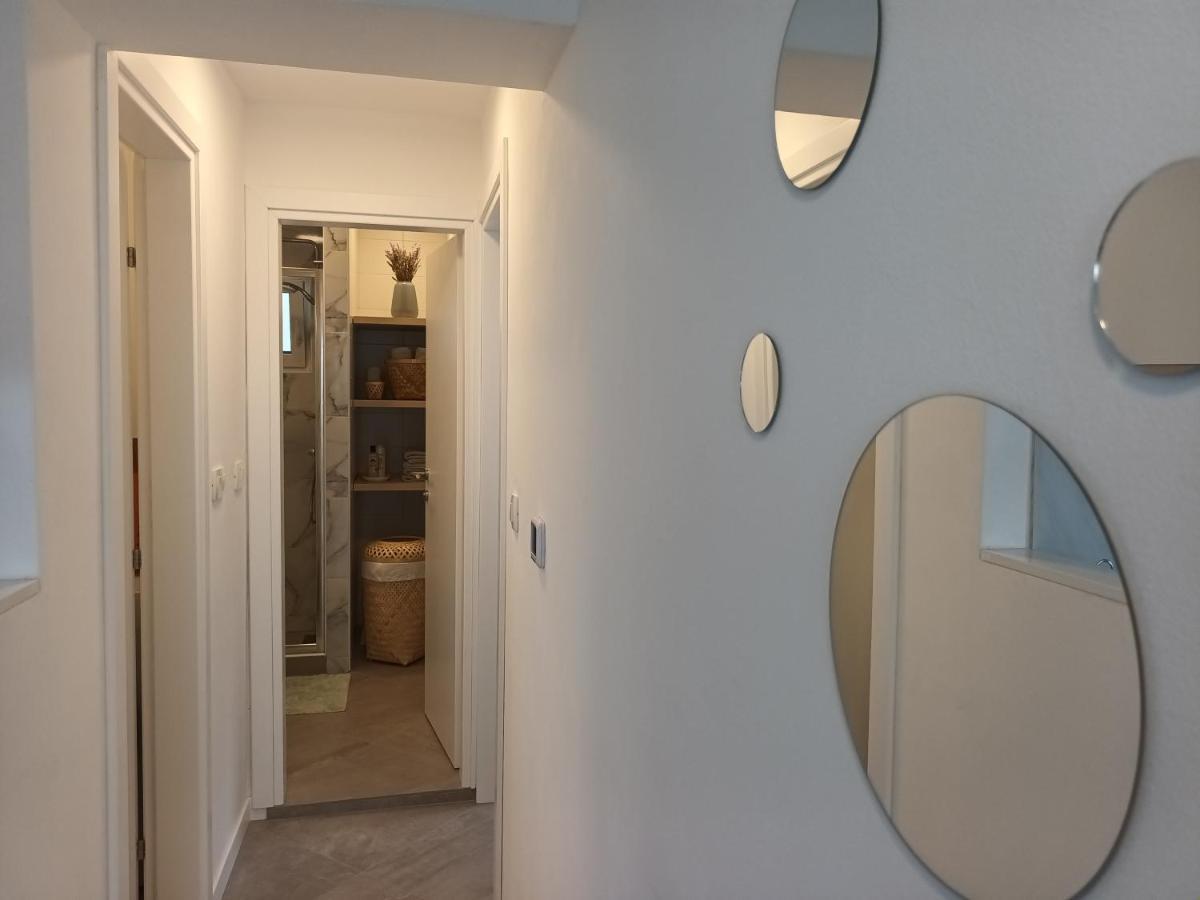 Jesliving Hvar - 2 Bedroom Elegant Apartment With Sea View In Historic Center Of Hvar Town Buitenkant foto
