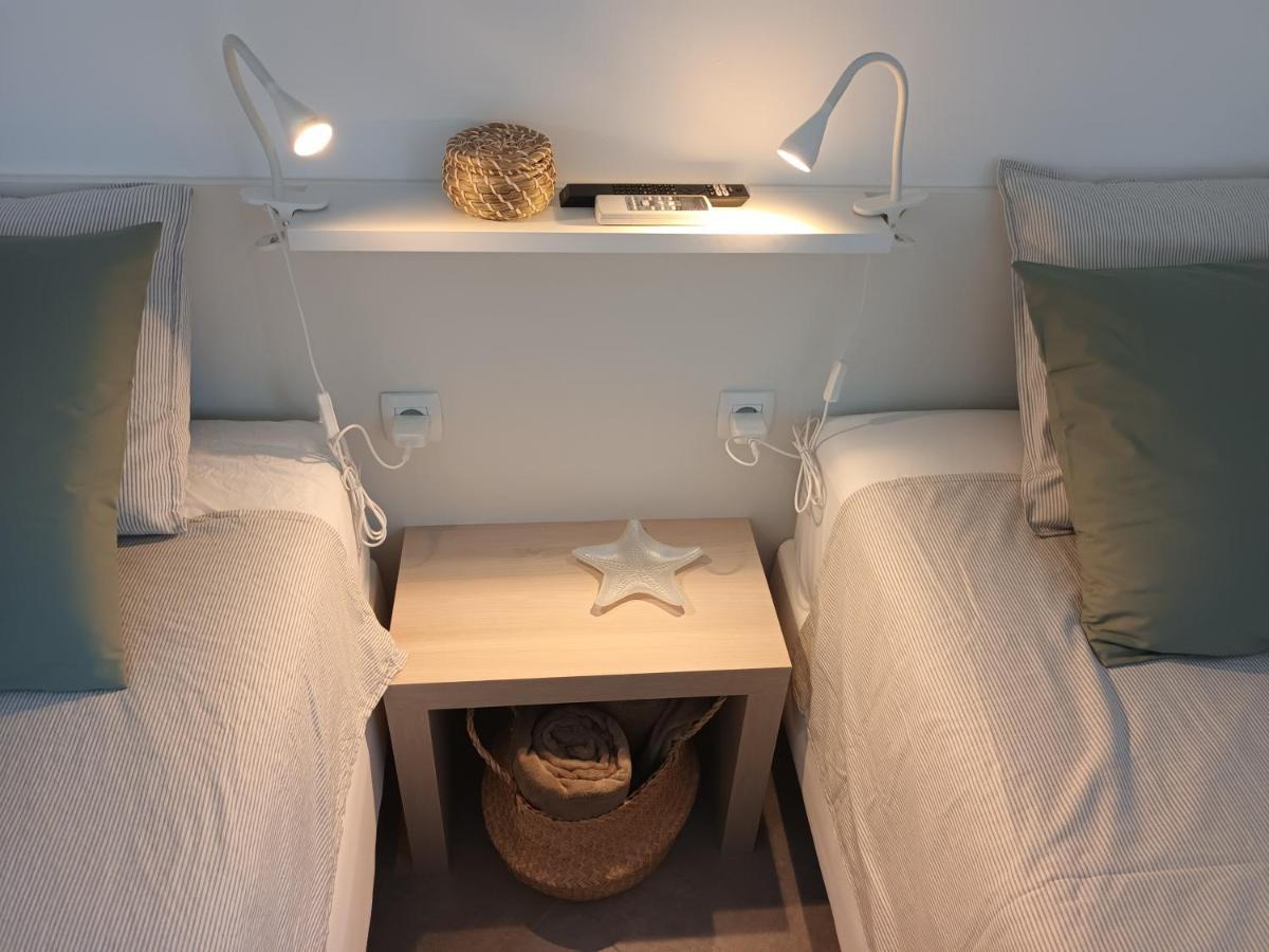 Jesliving Hvar - 2 Bedroom Elegant Apartment With Sea View In Historic Center Of Hvar Town Buitenkant foto