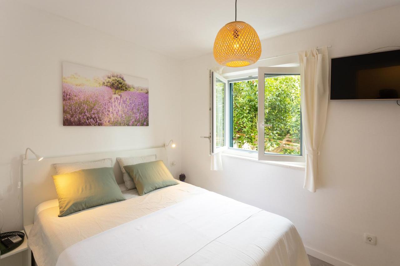 Jesliving Hvar - 2 Bedroom Elegant Apartment With Sea View In Historic Center Of Hvar Town Buitenkant foto