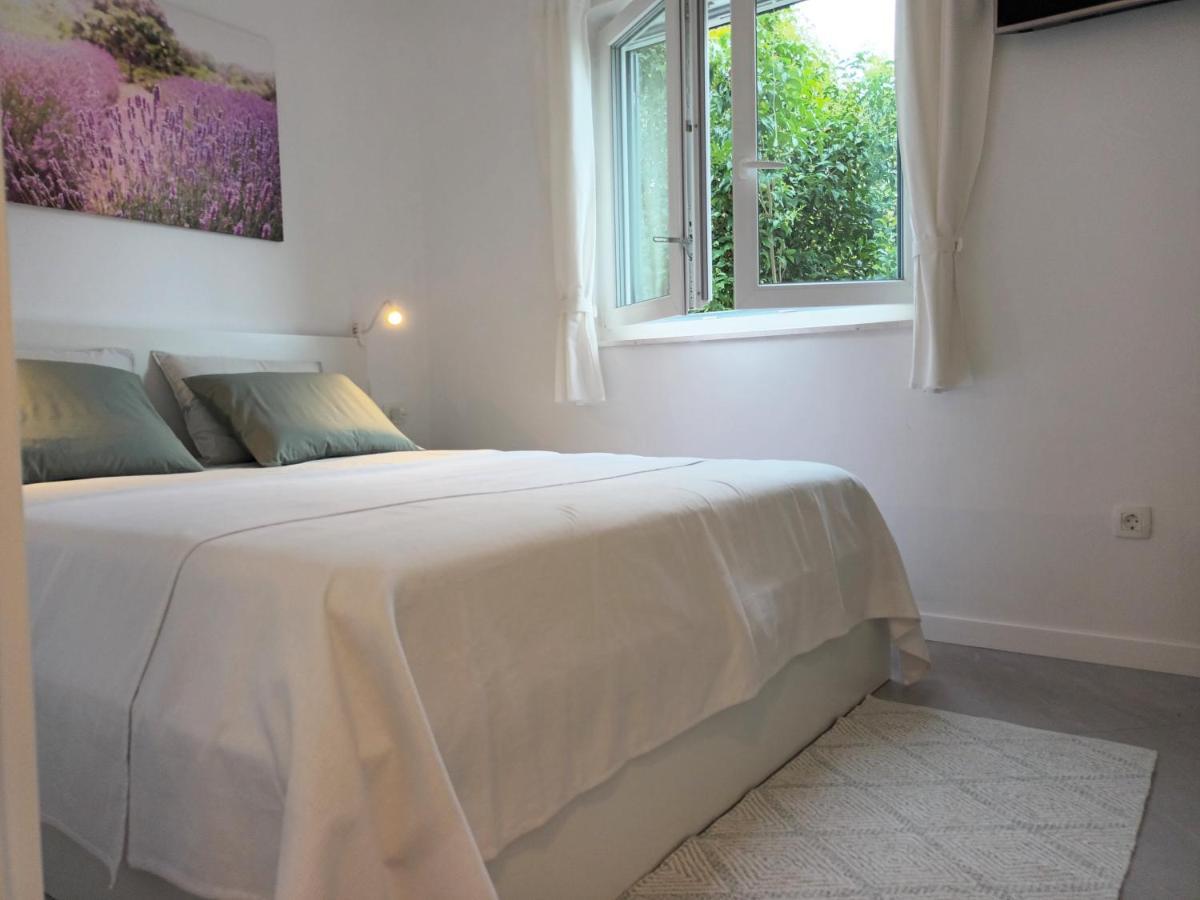 Jesliving Hvar - 2 Bedroom Elegant Apartment With Sea View In Historic Center Of Hvar Town Buitenkant foto